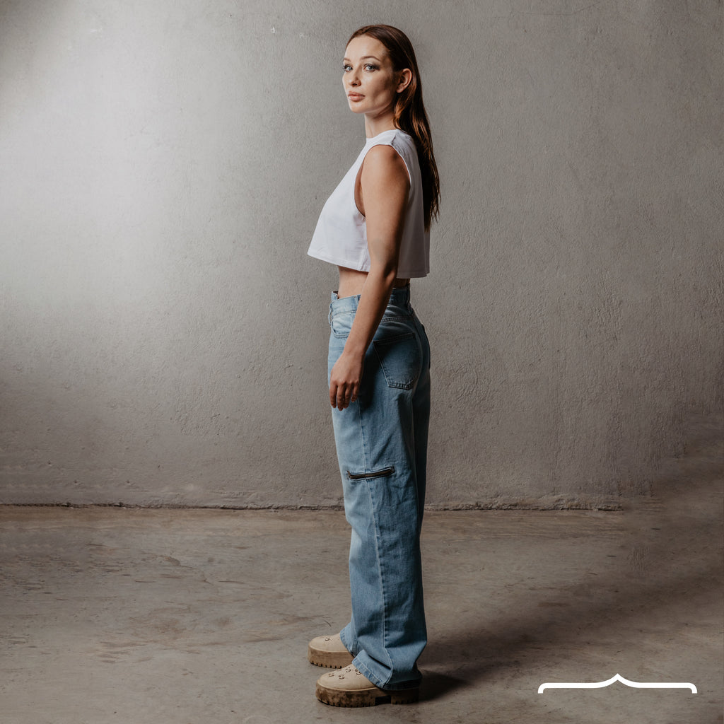 Side zippers jeans