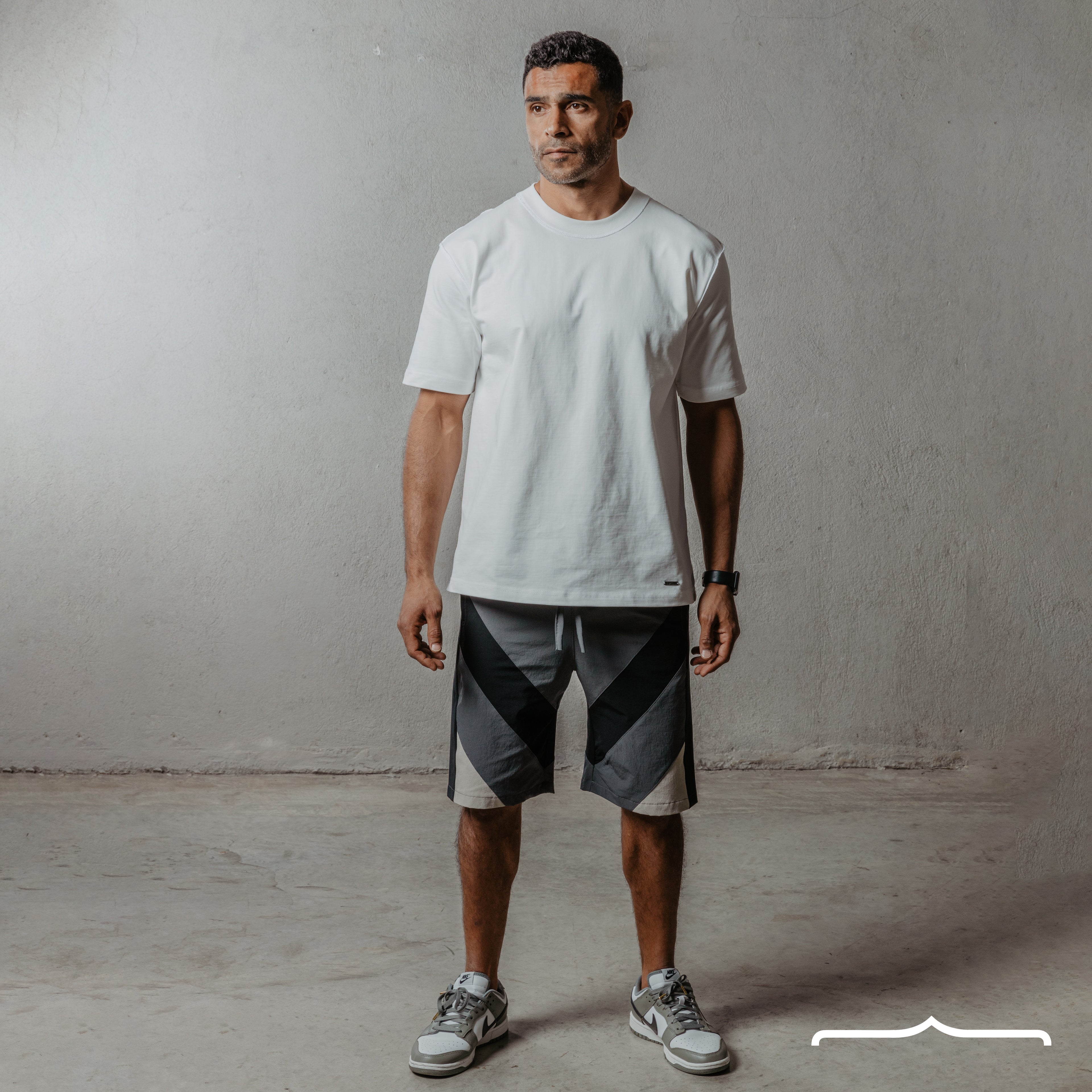 Color block shorts in Grey