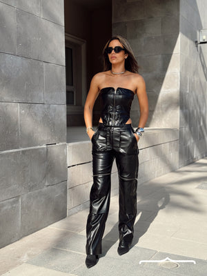 Leather set in Black