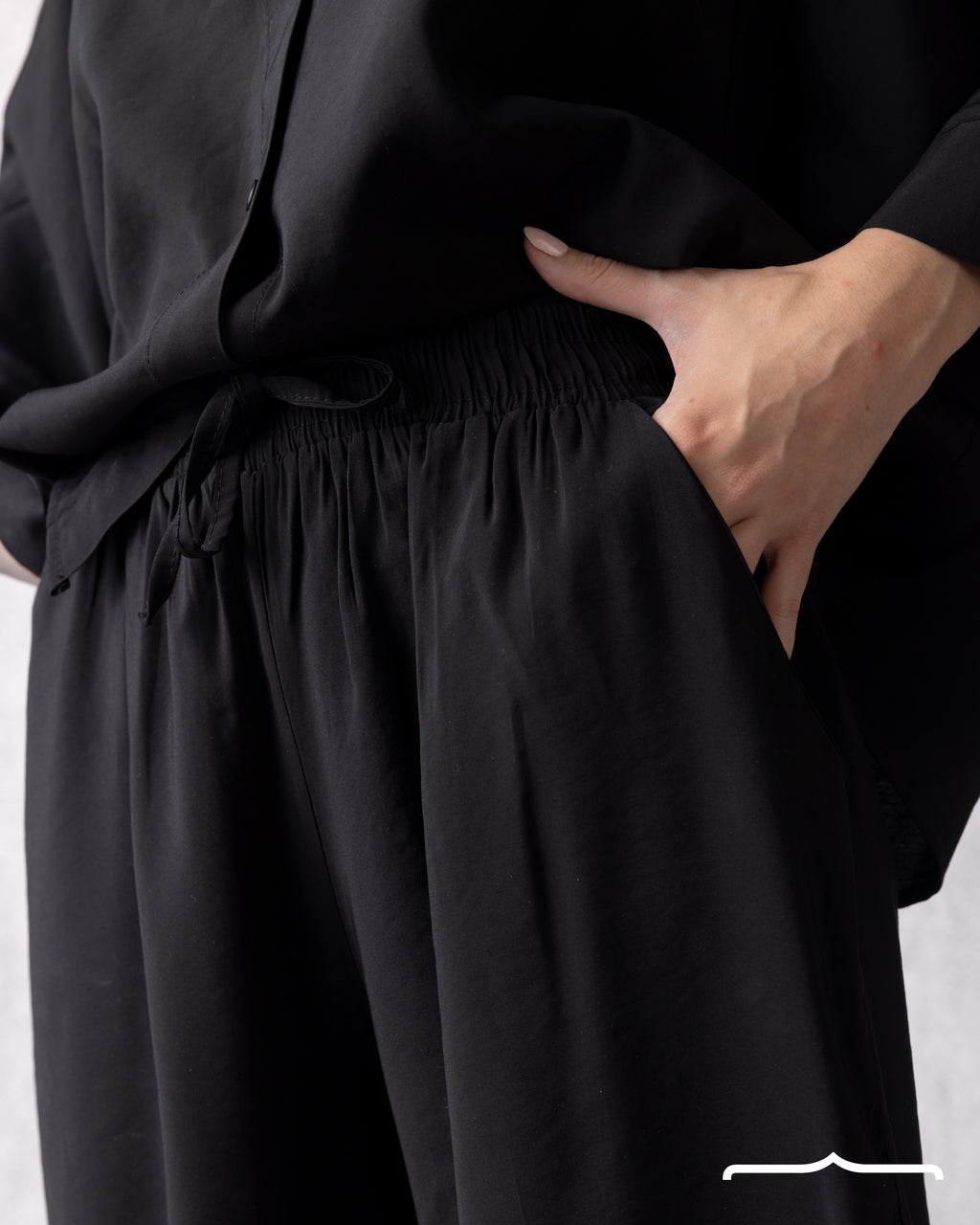 Boxy Flow Set in Black for women