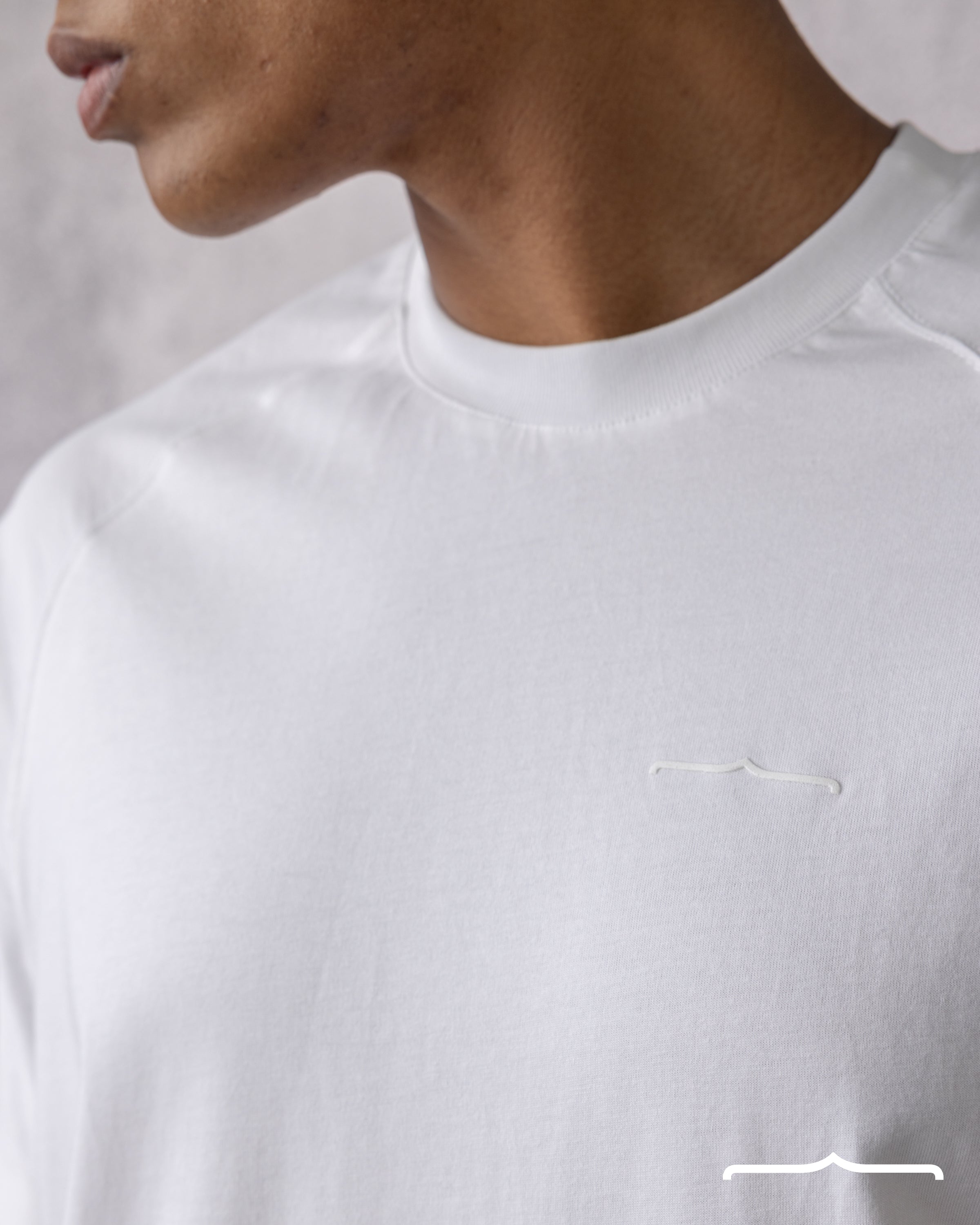 Raglan Rubber Icon in Regular Fit in White