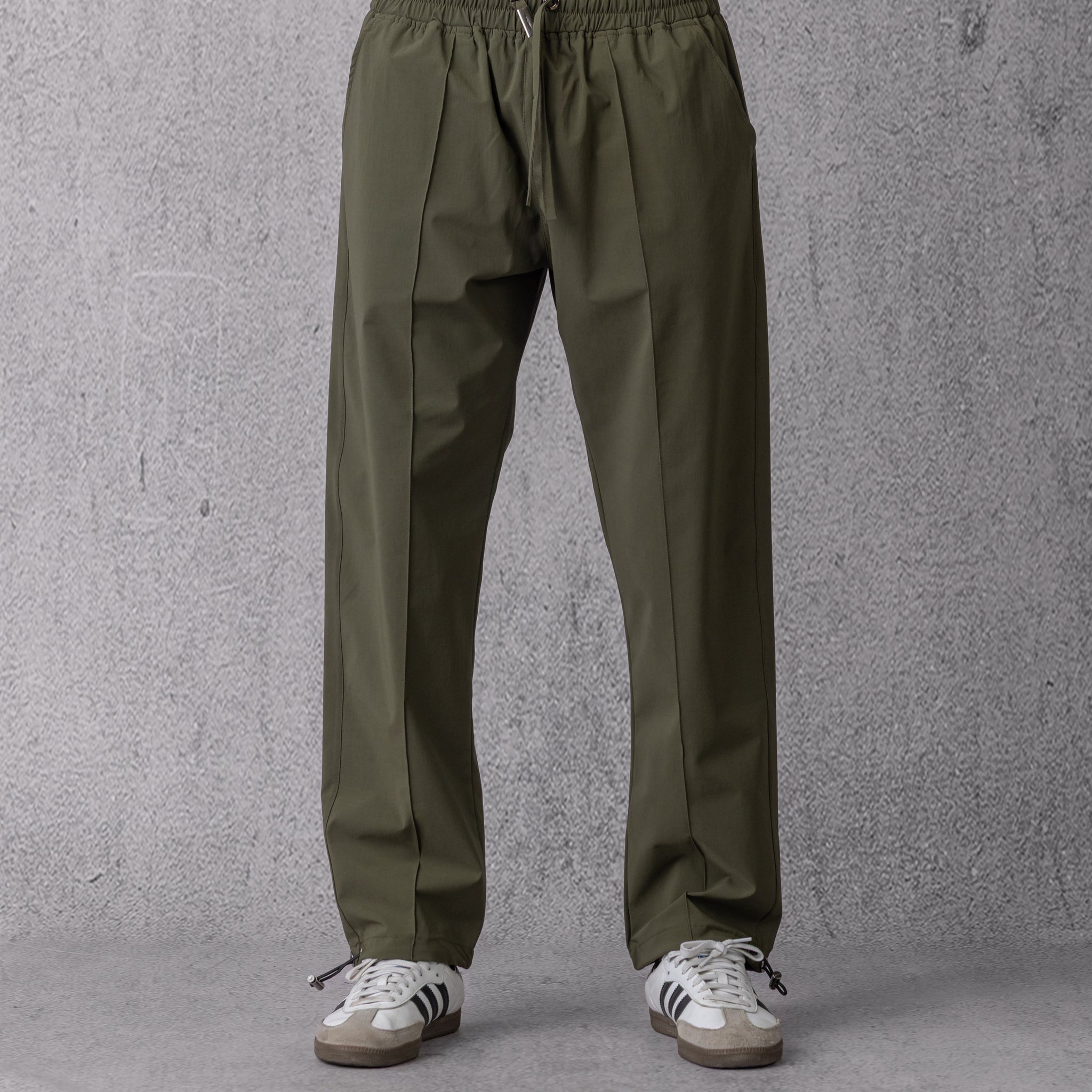 Drawstring sweatpants in Olive