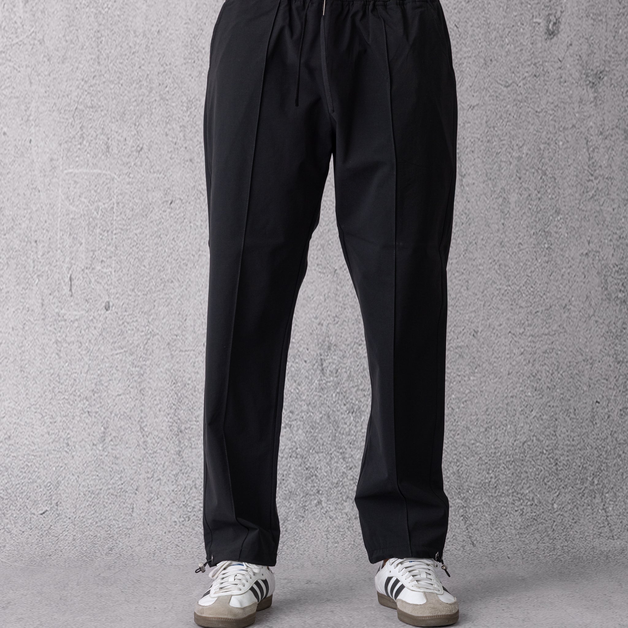 Drawstring sweatpants in Black