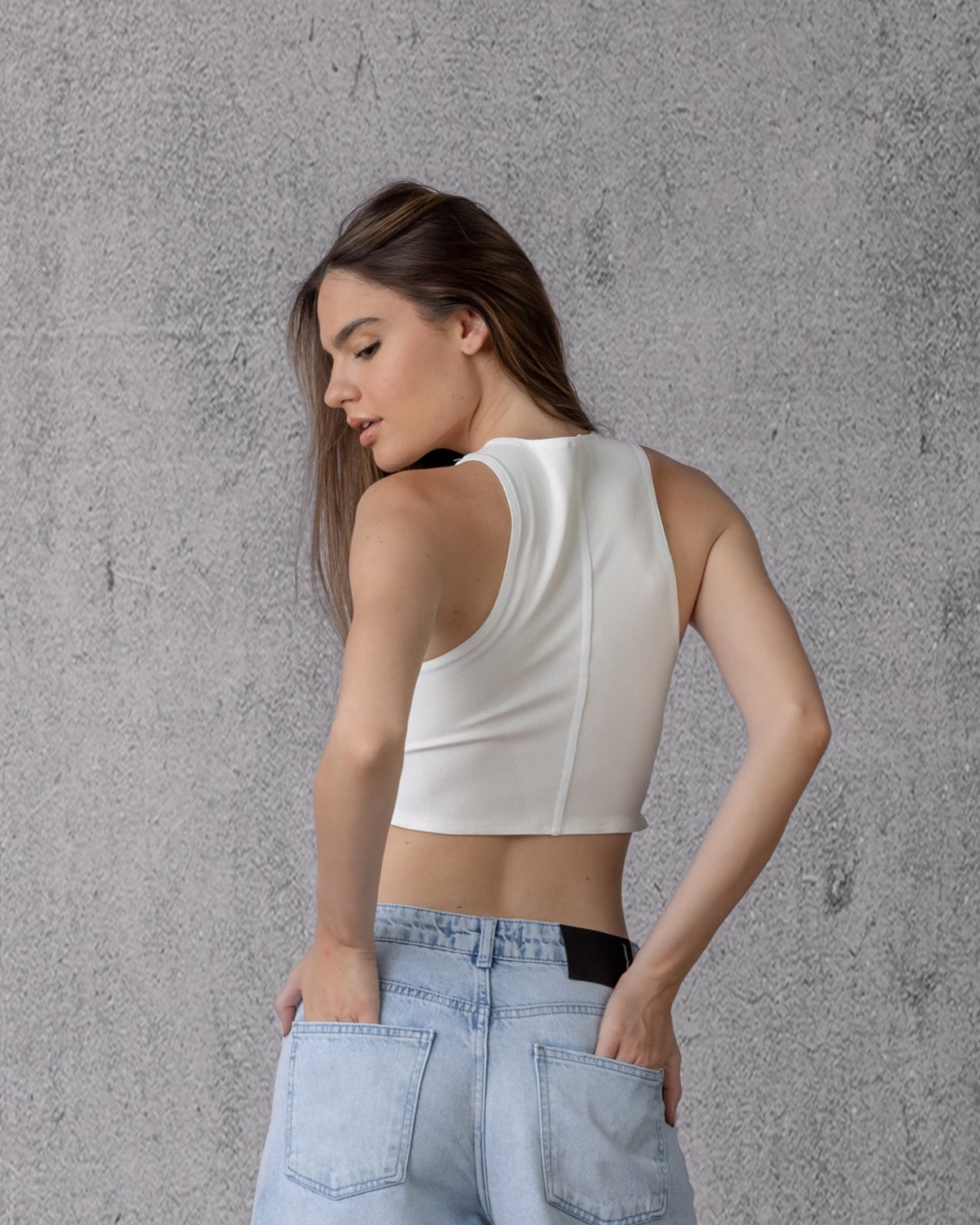 tank top in White