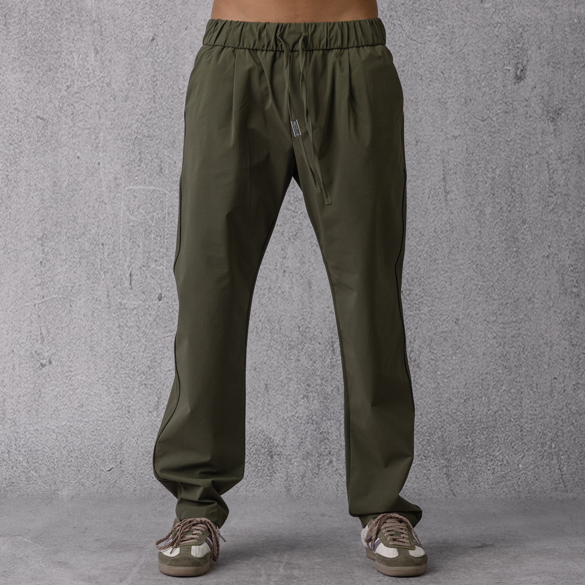 Classic Fit Pants in Olive