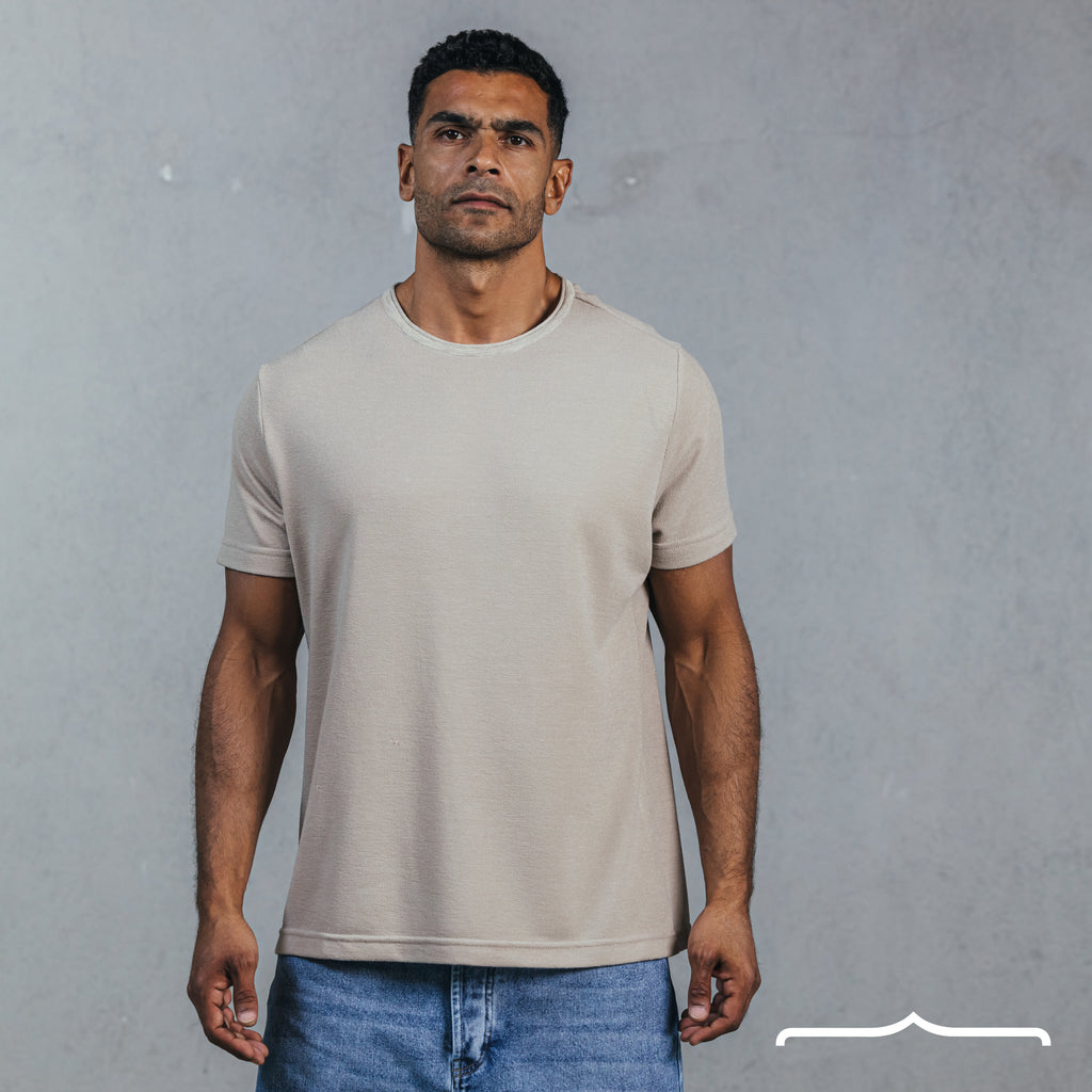 Raw edge Coller Custom Fit knitwear T-shirt in Beige