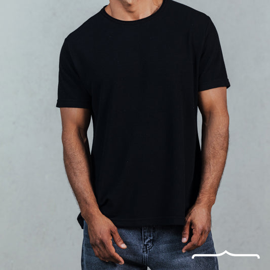 Raw edge Coller Custom Fit knitwear T-shirt in Black