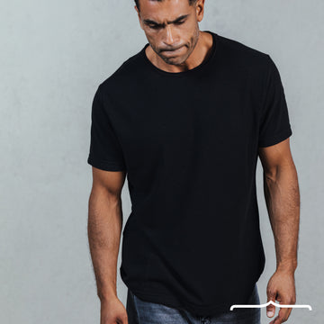 Raw edge Coller Custom Fit knitwear T-shirt in Black