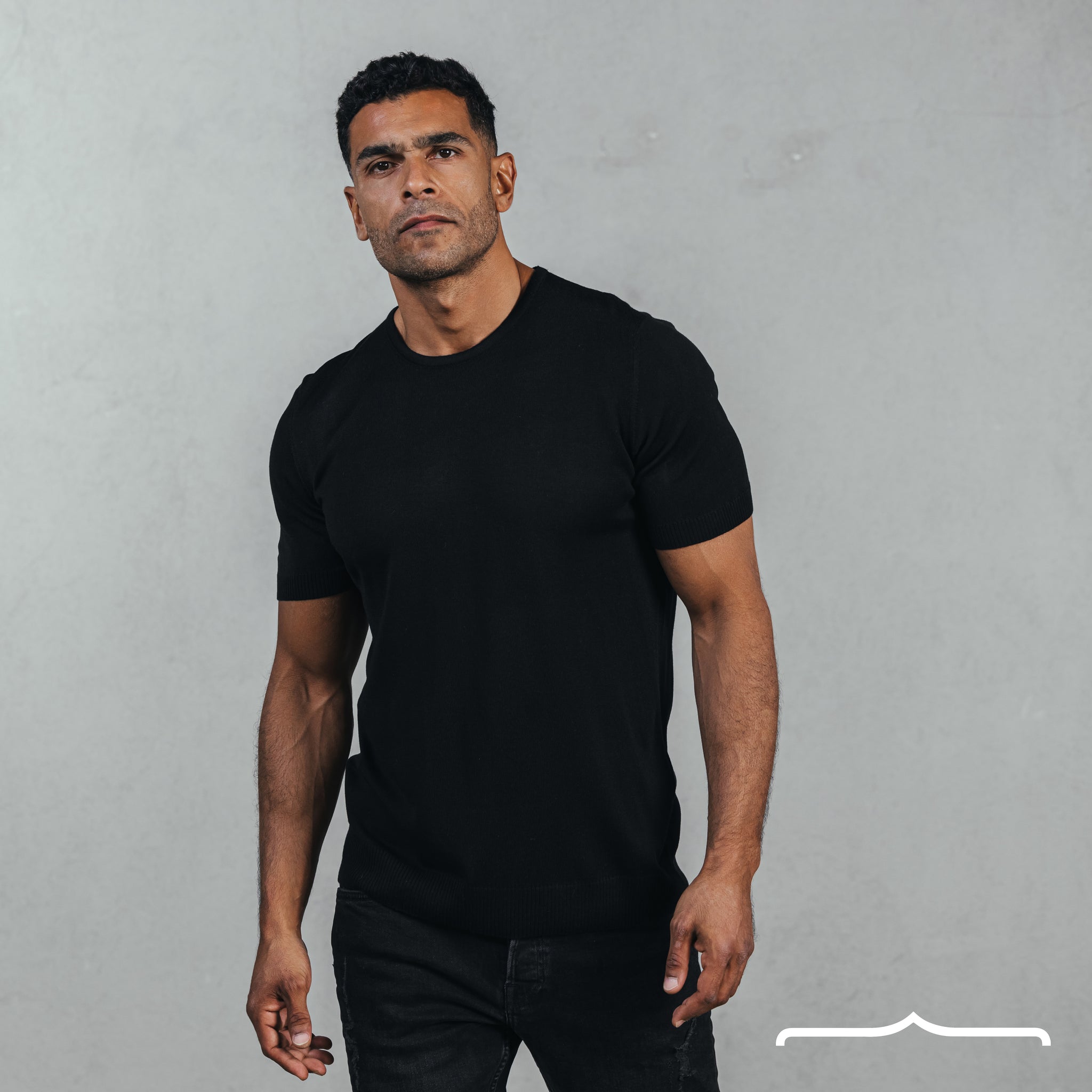 Slim Fitted Knitwear T-Shirt in Black