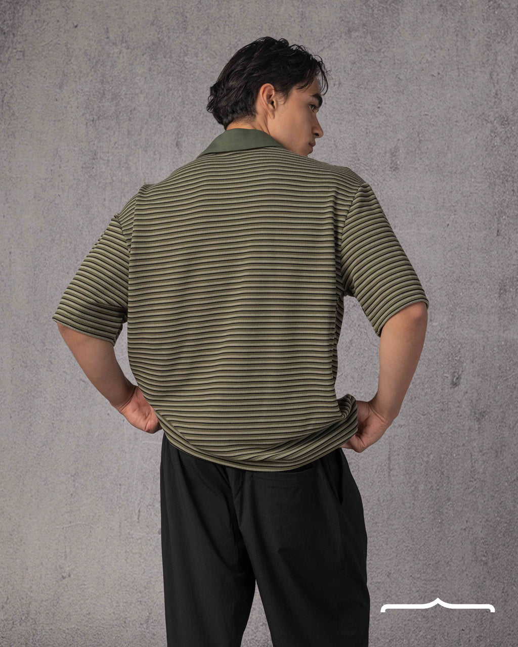Contrast Collar knit Polo in Olive