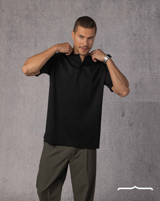 Henely T-shirt in Black