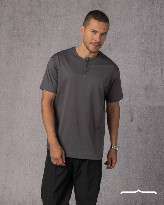 Henely T-shirt in Grey