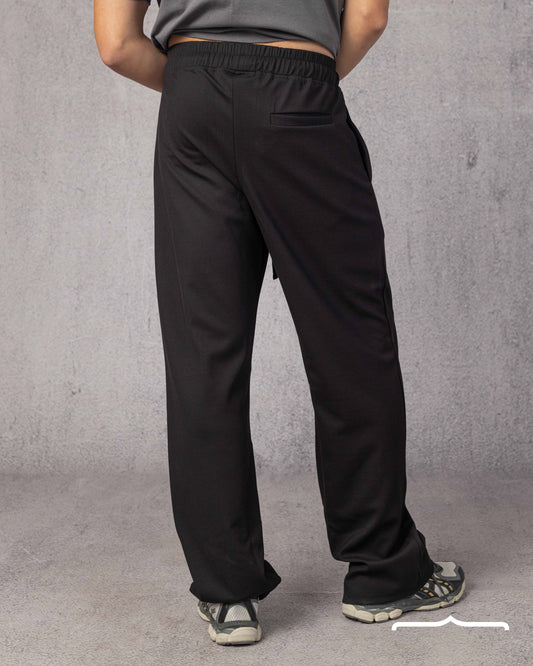 Textured pants volume 4 in Black