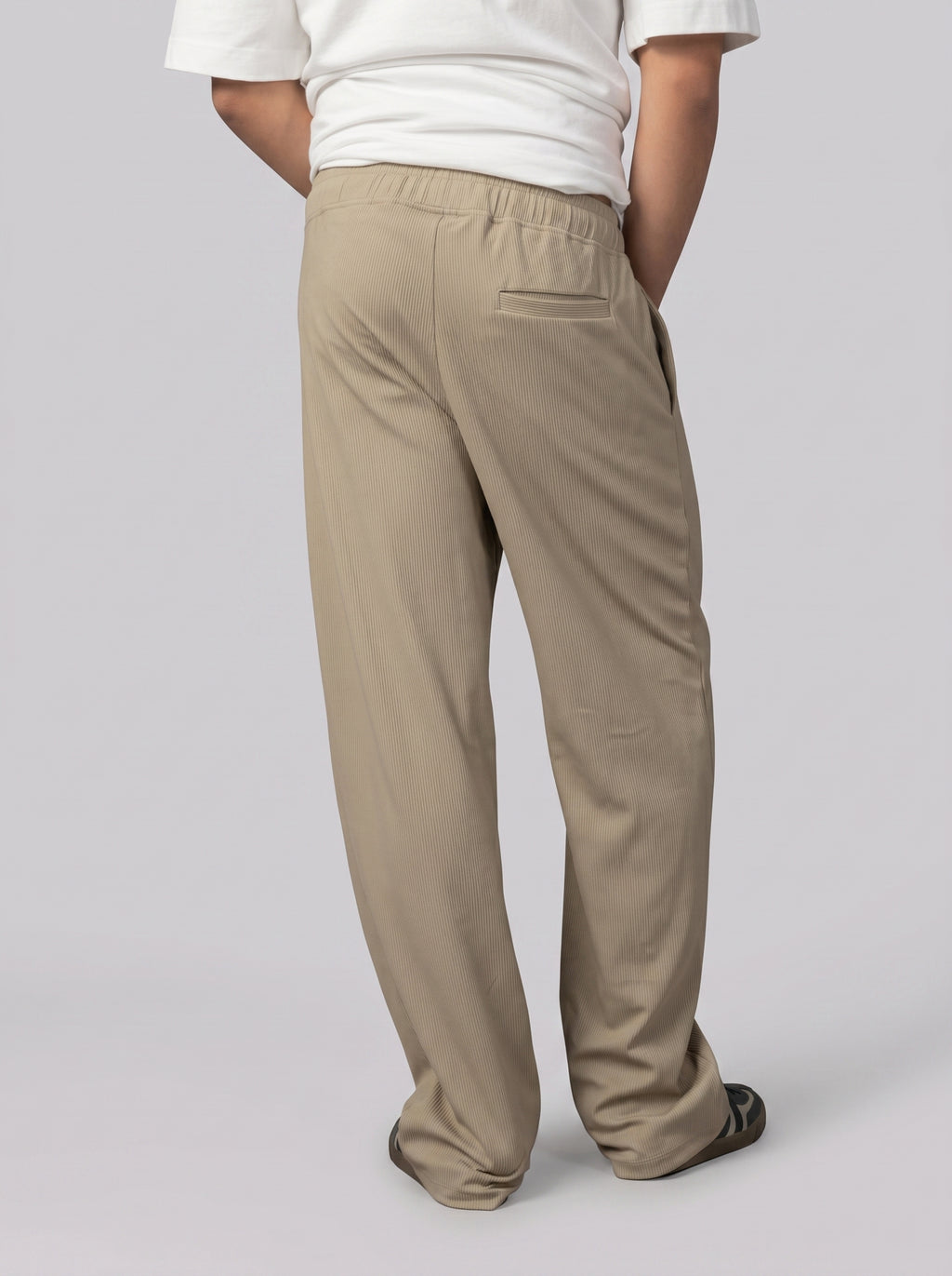 Textured pants volume 4 in Beige