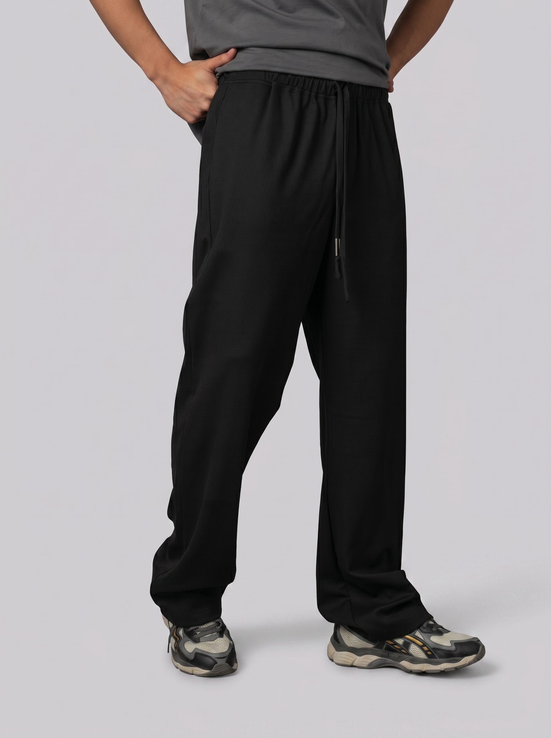 Textured pants volume 4 in Black