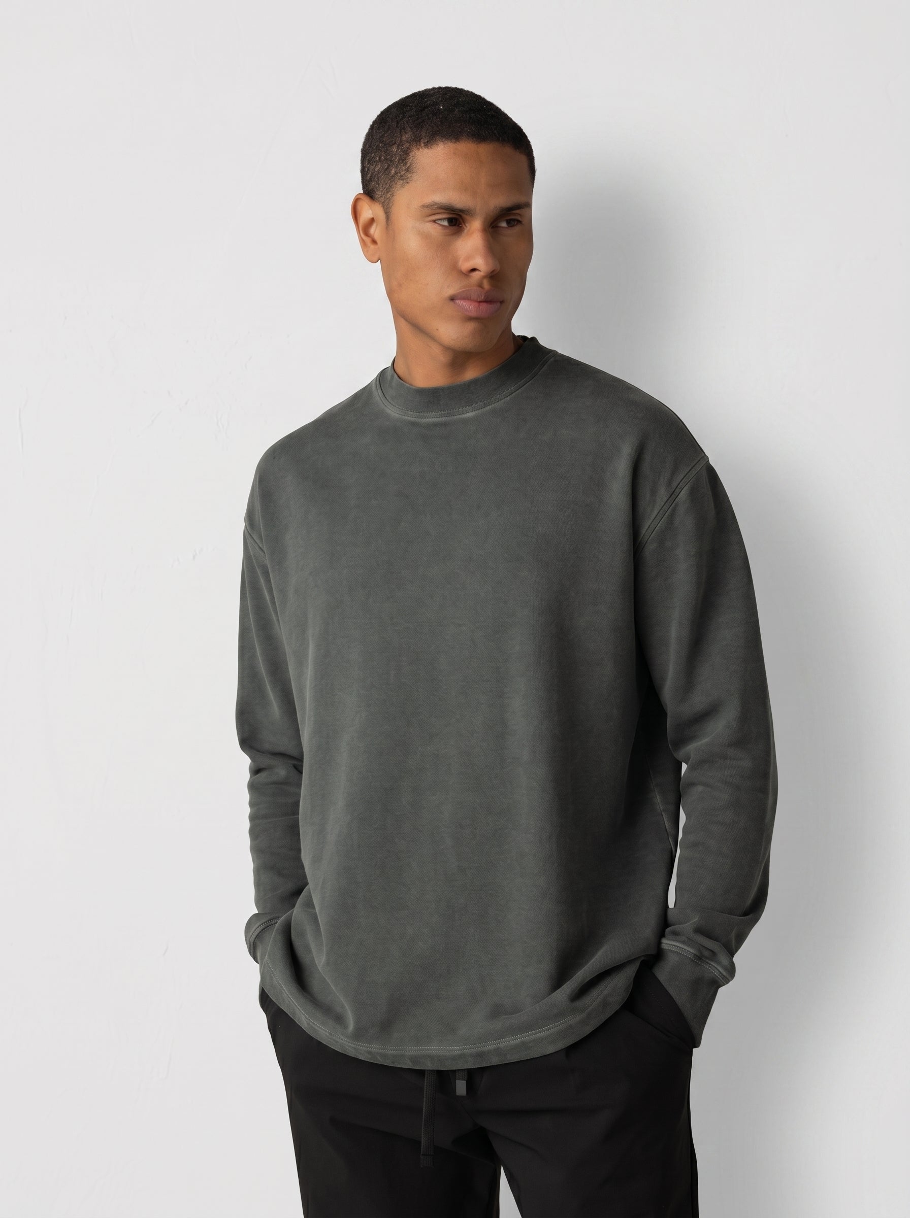Washed Sweatshirt in Olive