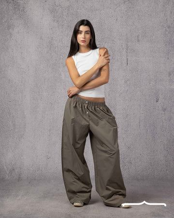 Buttoned Checkered oversize Pants in Olive