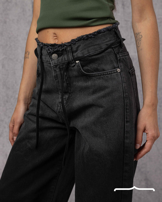 Raw Edge Jeans in Black