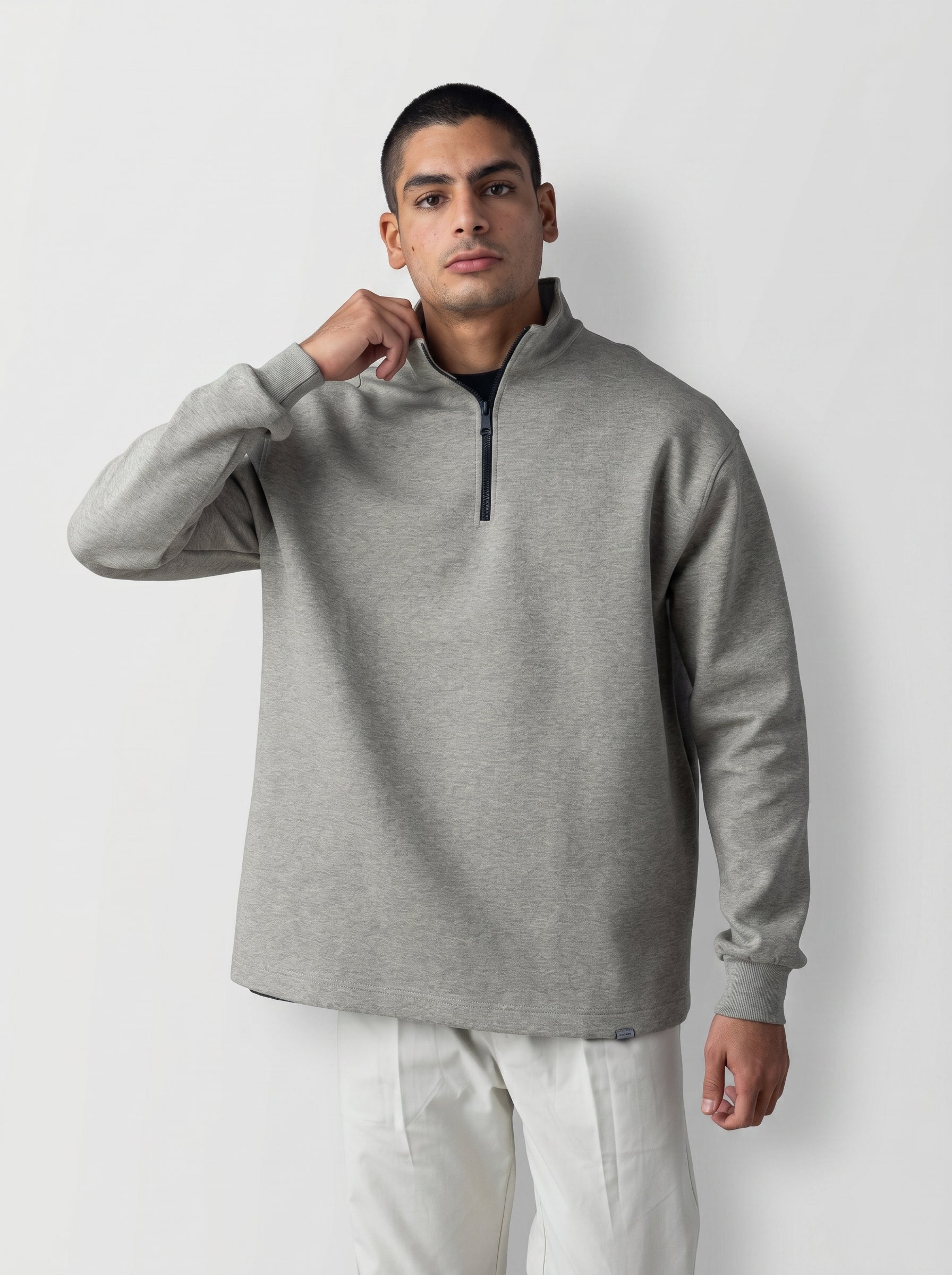 Zip-Collar Sweatshirt in Light Grey