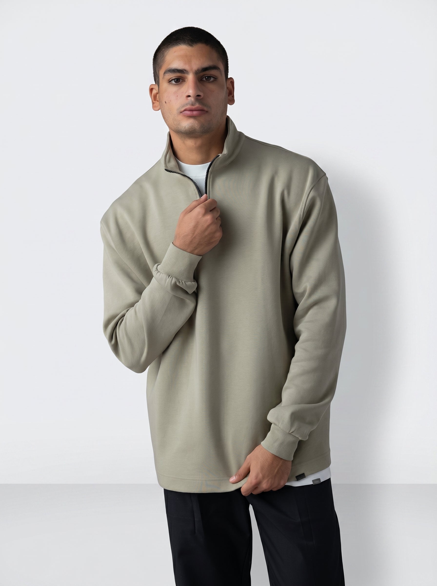 Zip-Collar Sweatshirt in Olive