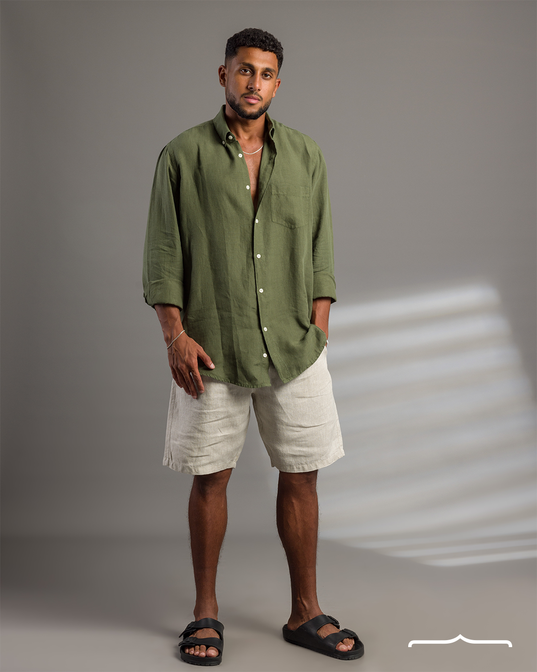 Button down linen shirt in Olive