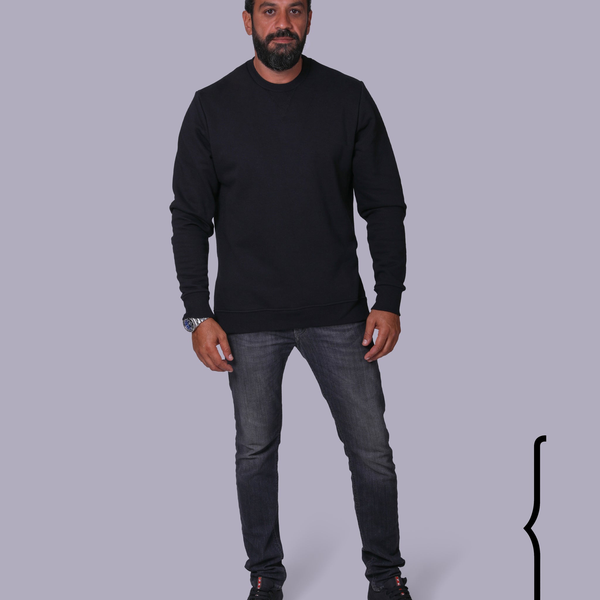 Side-Zipper Sweatshirt in Black