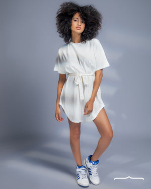 Short dress with a belt in Off-White