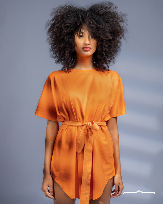 Short dress with a belt in Orange